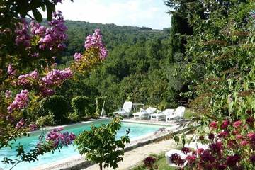 Gîte pour 4 personnes, avec piscine et terrasse ainsi que jacuzzi et jardin à Vesseaux