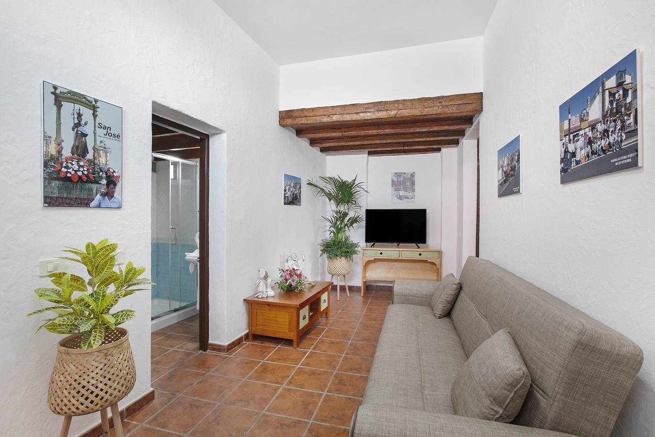 Apartamento entero, Apartamento vacacional Los diablitos 1A - Ideal familias, con vistas a la montaña, terraza y Wi-Fi in San Juan de la Rambla, Tenerife Norte