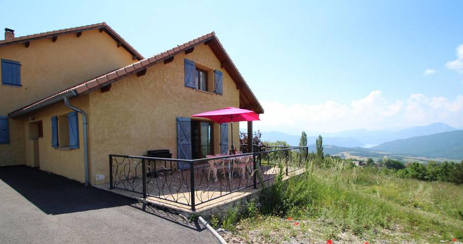 Gîte pour 5 personnes, avec Terrasse et Piscine à Chorges