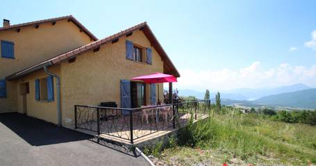 Gîte pour 5 personnes, avec terrasse et piscine à Chorges