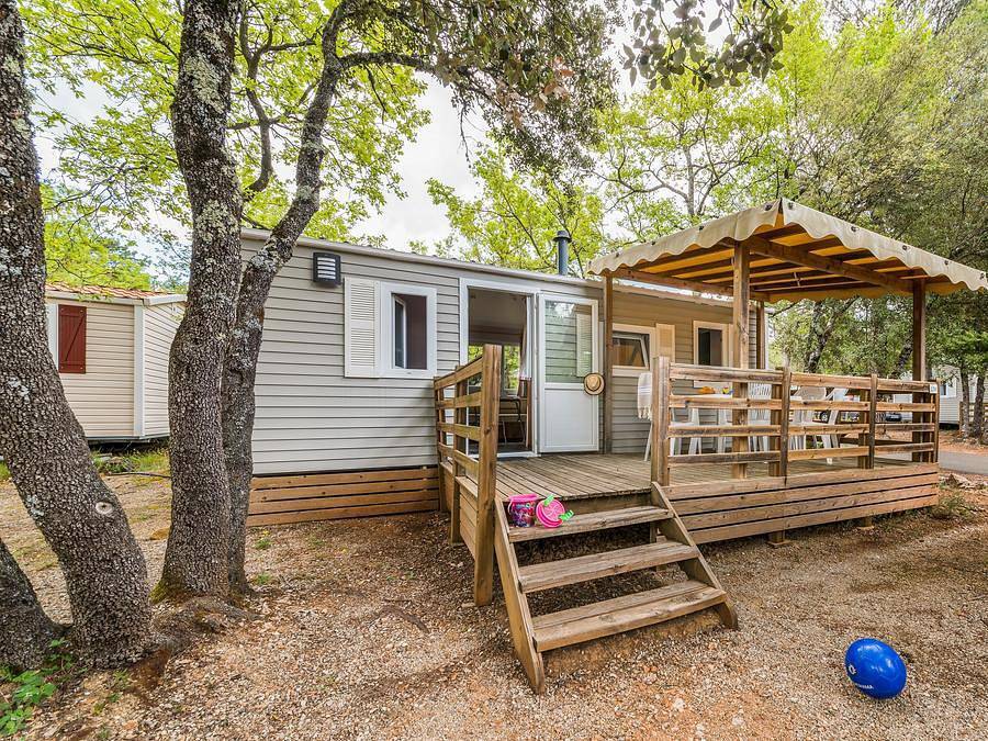 Camping La Nouzarède - Mobilhome 4 personnes - Classic | 2 Ch. | 4 Pers. | Terrasse surélevée | Clim in Joyeuse, Parc naturel régional des Monts d'Ardèche