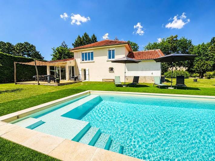 Maison de vacances pour 8 personnes, avec Balcon ainsi que Terrasse et Piscine à Chantérac