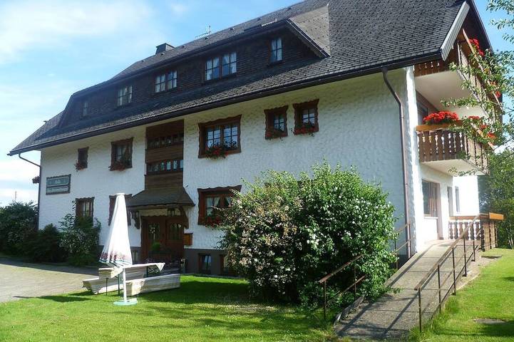 Ferienwohnung für 3 Personen, mit Balkon und Sauna sowie Garten - 1