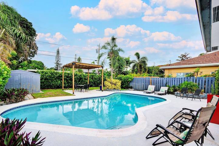 Vacation rental for 8 people, with balcony and yard, with pets in Wilton Manors