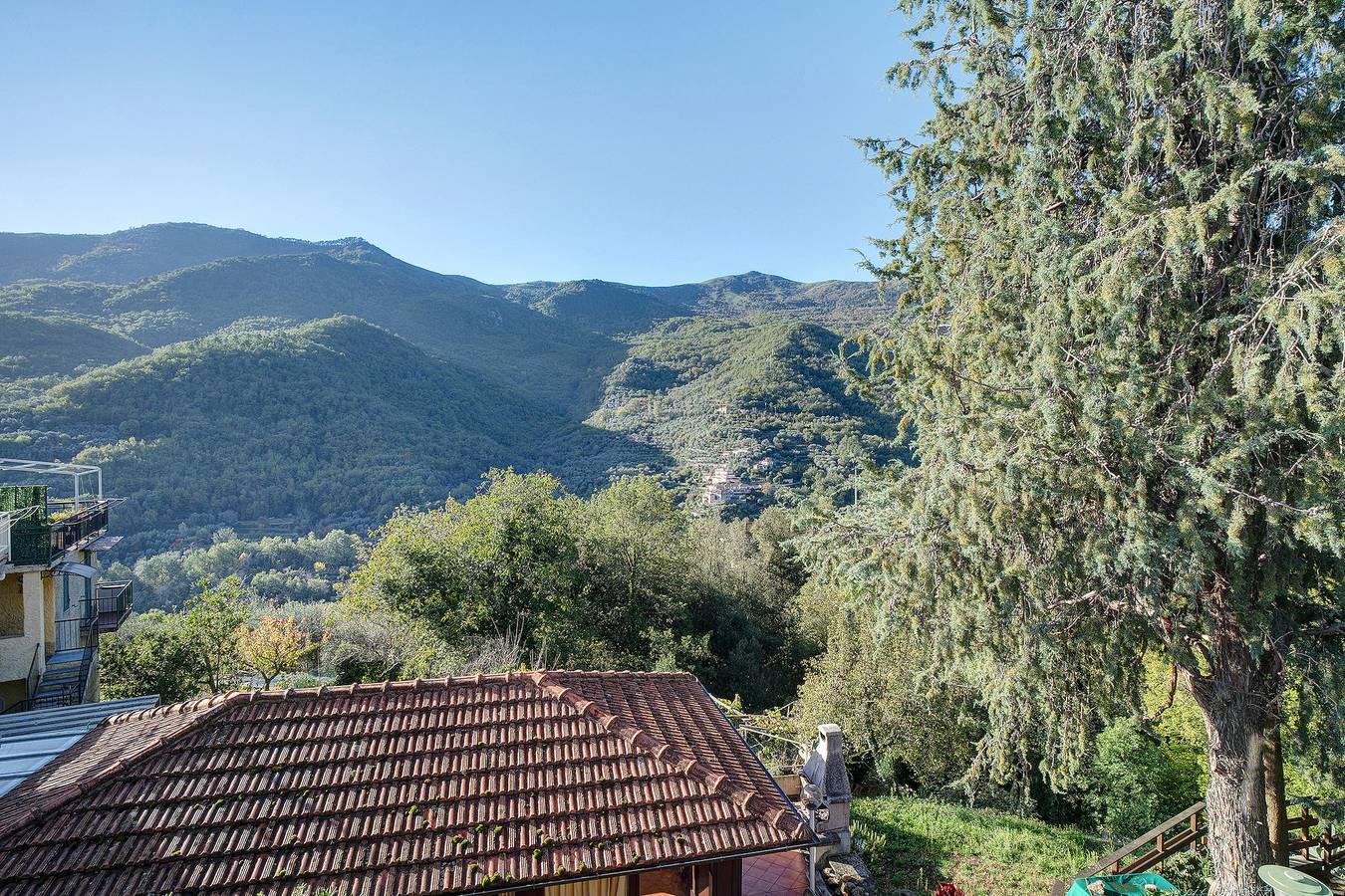 Appartamento intero, Appartamento 'Sweet Caselle' con vista sulle montagne, giardino in comune e Wi-Fi in Testico, Riviera di Ponente