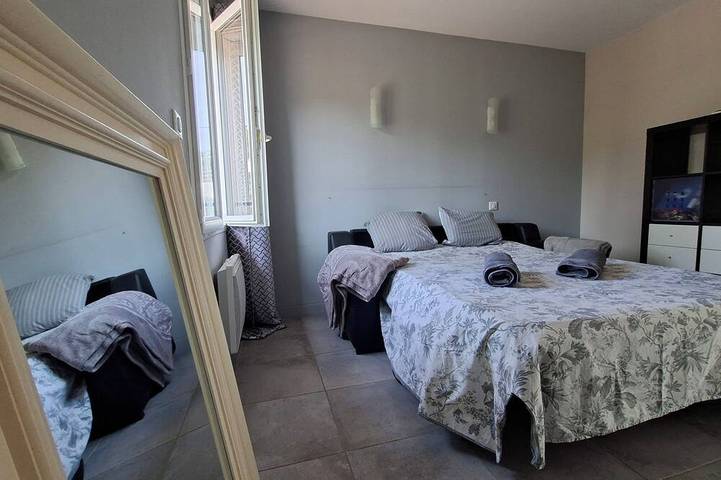 Large Modern Villa With Pool This Summer In Provence in Saint-Saturnin-lès-Avignon, Vaucluse