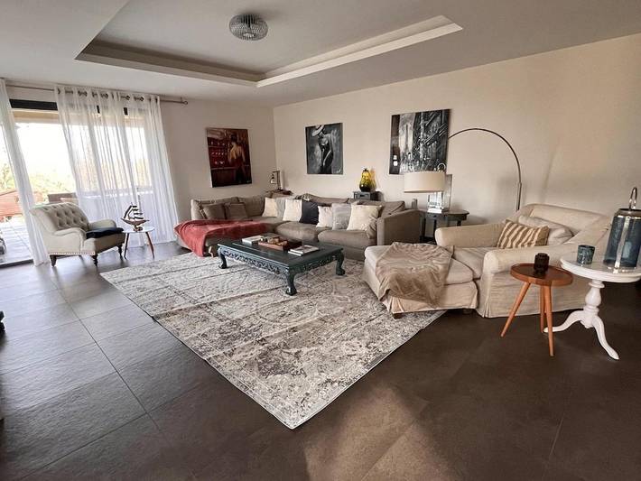Maison de vacances pour 8 personnes, avec Jacuzzi et Terrasse ainsi que Jardin et Piscine à Lalbenque