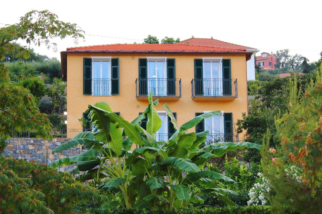 Casa Laura in Porto Maurizio, Imperia
