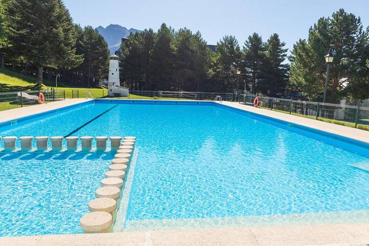 Apartamento de vacaciones para 4 personas, con piscina además de vistas y jardín - 1