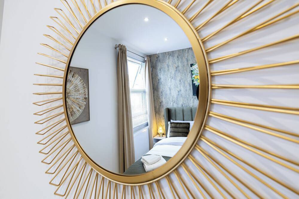 A clean, luxurious, spacious and modern 4 Bedroom house in Elstree and Borehamwood, Hertfordshire