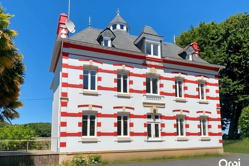 Casa familiar renovada 14 plazas a 10 min de playas, aparcamiento y wifi in Quéven, Côte des Mégalithes