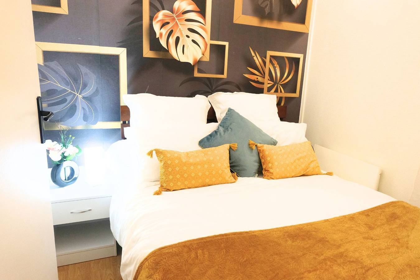 Maison de vacances 'Triplex Exceptionnel 3min Du Métro7' avec Terrasse Privée, Balcon et Wi-Fi in Gentilly, Val-de-Marne