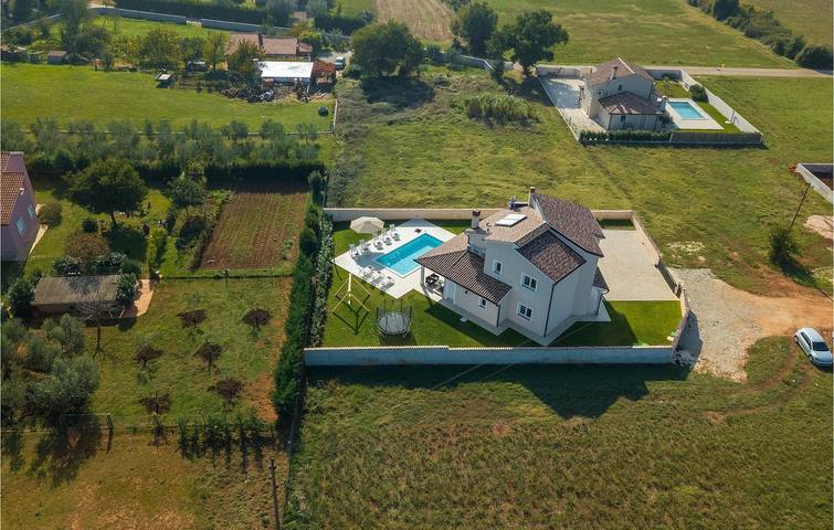 Location de vacances pour 8 personnes, avec Jardin à Loborika