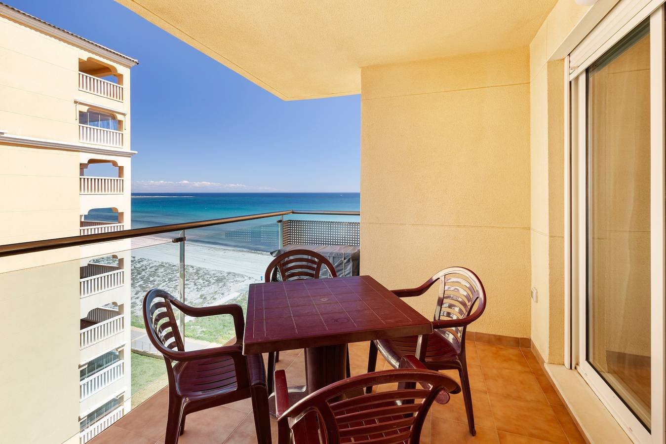 Appartement entier, Appartement 'Dos Mares - 118' avec vue sur mer, Wi-Fi et climatisation in Tomas Maestre Marina (La Manga), San Javier
