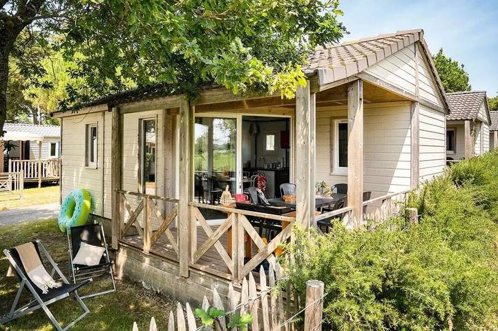 Gîte pour 5 personnes, avec terrasse dans Plage de Pont-Mahé