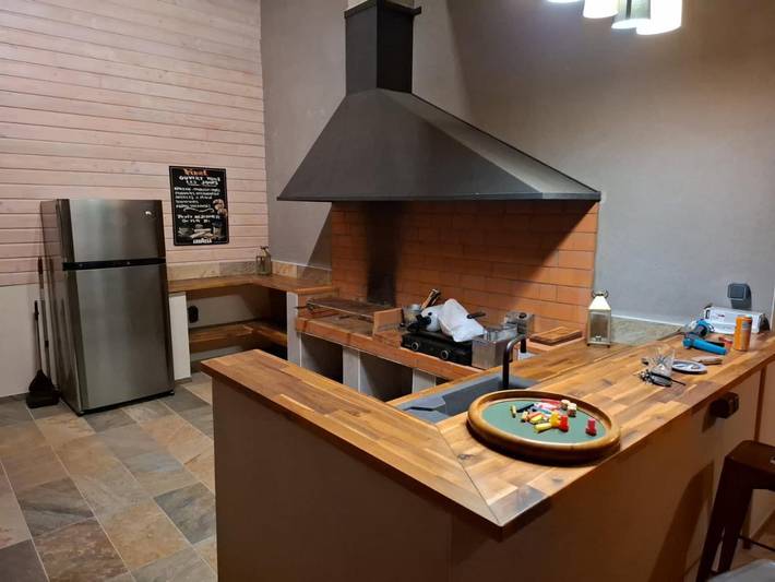 Gîte pour 6 personnes, avec terrasse ainsi que piscine et jardin à Canet - 4