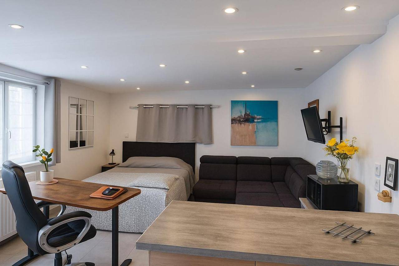 Appartement entier, Studio Loft Étape Calme Pro Flers Parking Wi-Fi Fibre in Flers, Région d'Argentan