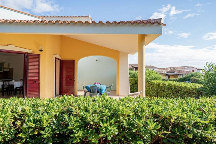 Gîte pour 4 personnes, avec jardin et piscine à Monte Petrosu - 3
