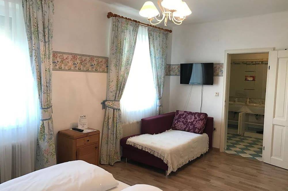 Doppelzimmer mit Dusche, Wc - Weinidylle Opitz in Illmitz, Neusiedlersee-Hügelland