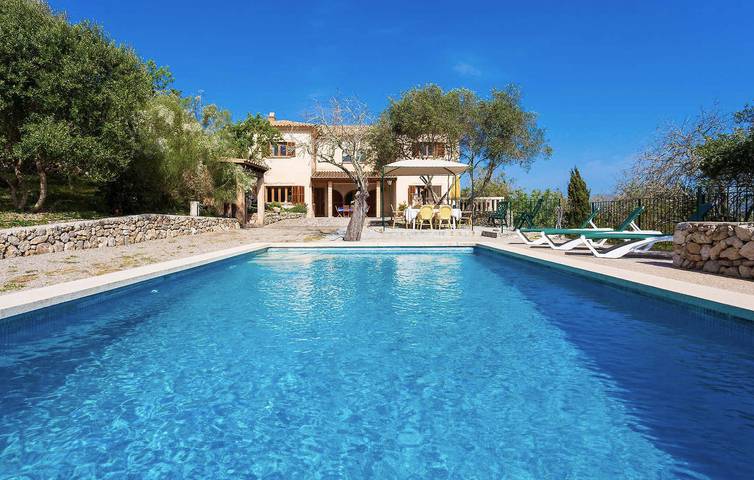 Finca für Gruppen für 10 Personen, mit Terrasse und Garten in Artà