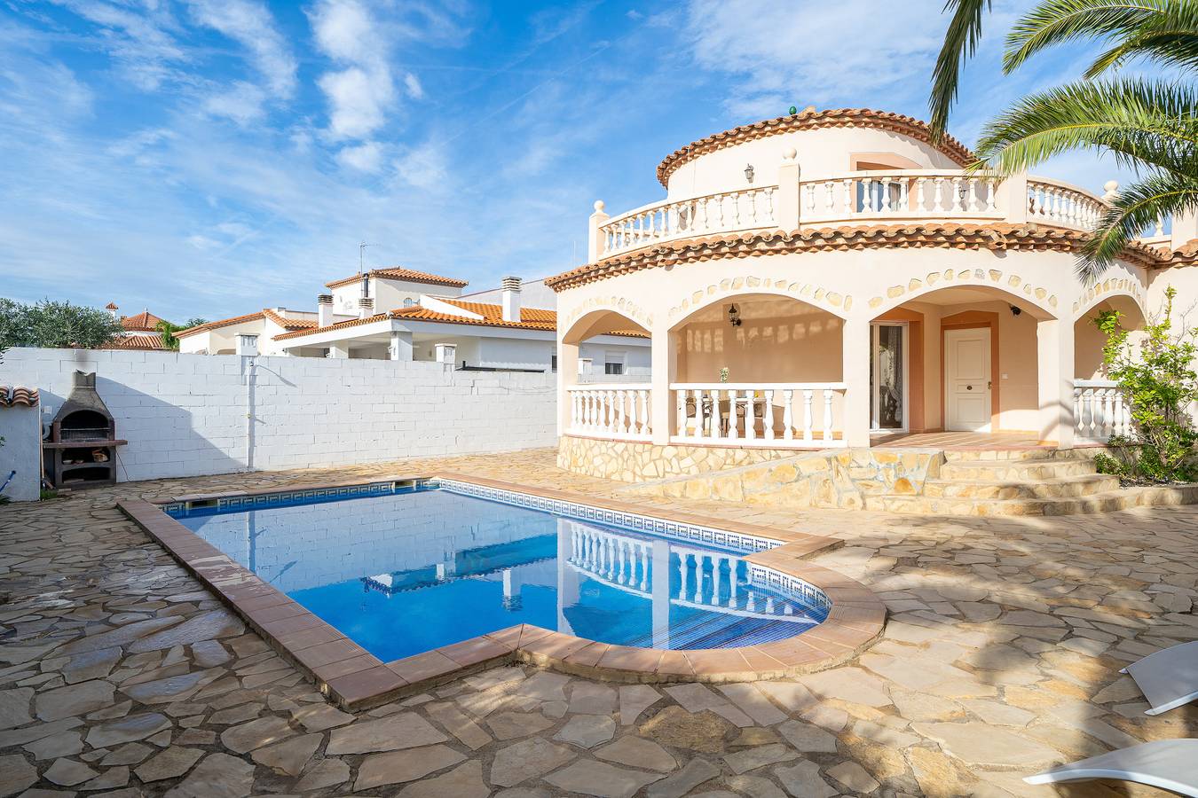 Villa "Manuela" con piscina y terrazas in Montroig, Costa Dorada