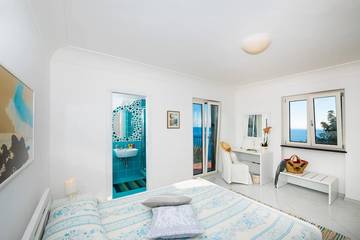 Villa for 6 Guests in Spiaggia Duoglio, Amalfi, Picture 1