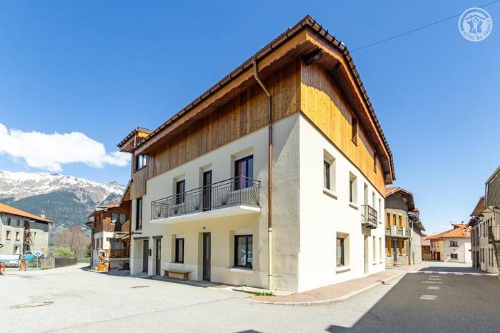 Gîte pour 8 personnes, avec balcon dans Longefoy - 2