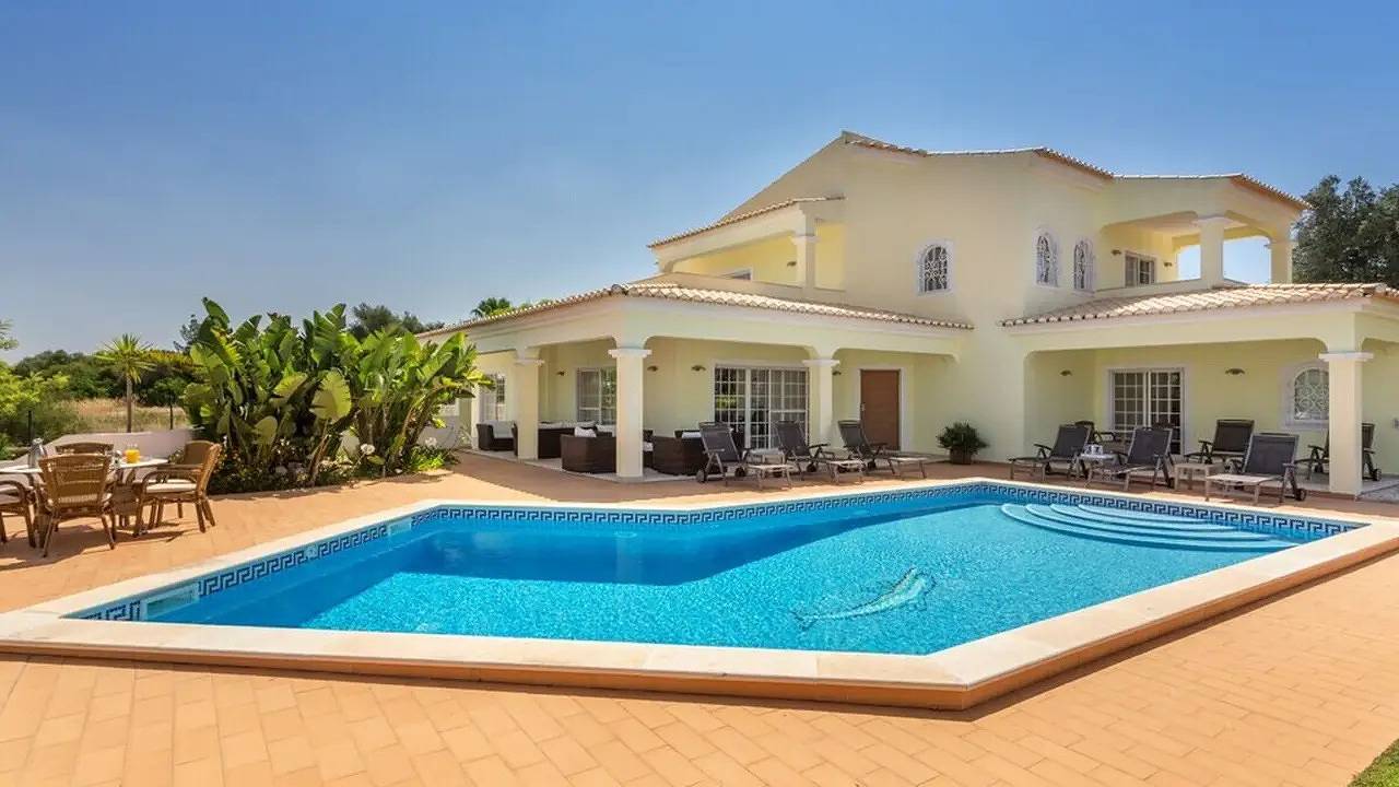 Villa for 10 people with balcony in Montes de Alvor, Alvor
