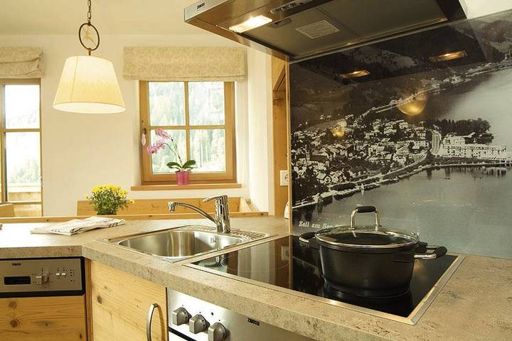 Ferienwohnung für 3 Personen, mit Balkon und Terrasse sowie Garten und Pool in Zell am See - 3