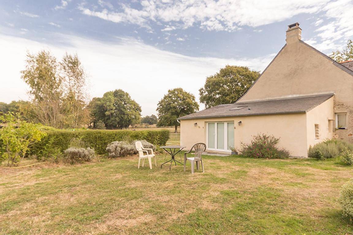 Les Ecuries de Bel Air - Chambre Rose in Muzillac, Côte des Mégalithes