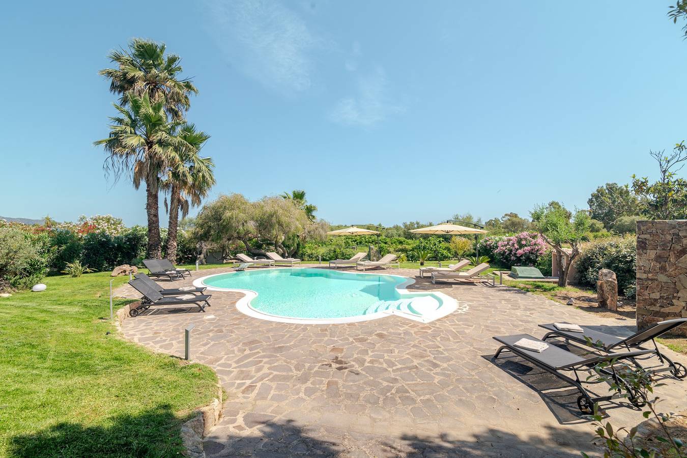 Villa 'Le Palme' mit Meerblick, Wlan und Klimaanlage in Lu Miriacheddu, San Teodoro