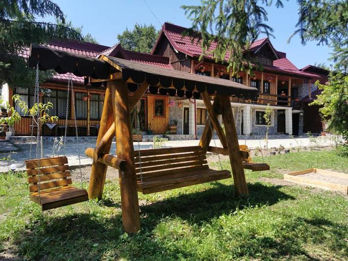 Domek letniskowy dla 4 osób, z basen i ogród oraz widok, zwierzęta dozwolone w Karpaty (Rumunia)