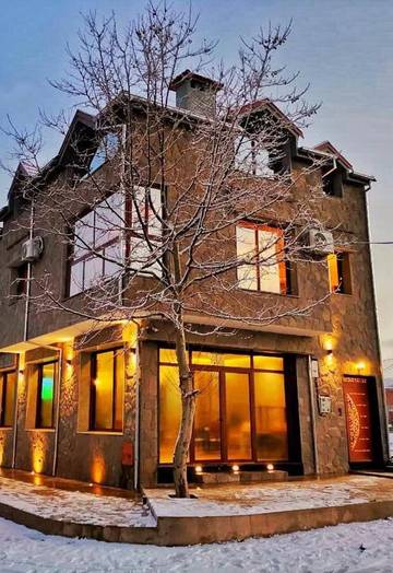 Gîte pour 6 personnes, avec balcon et vue dans Zaouia d'Ifrane