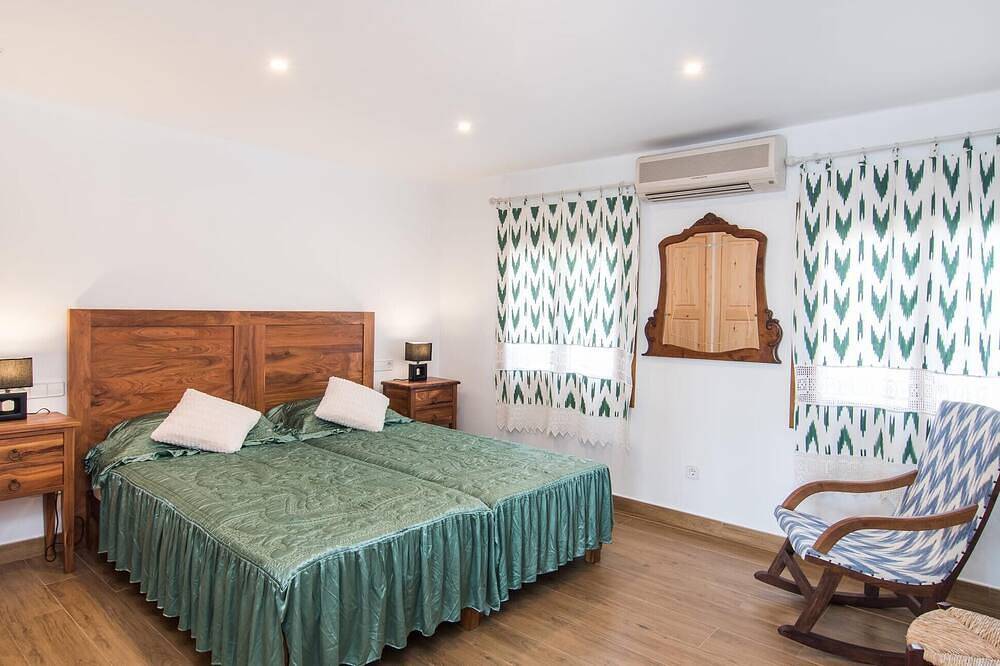 Cozy home in Capdepera with private swimming pool, can be inside or outside in Capdepera, East Majorca