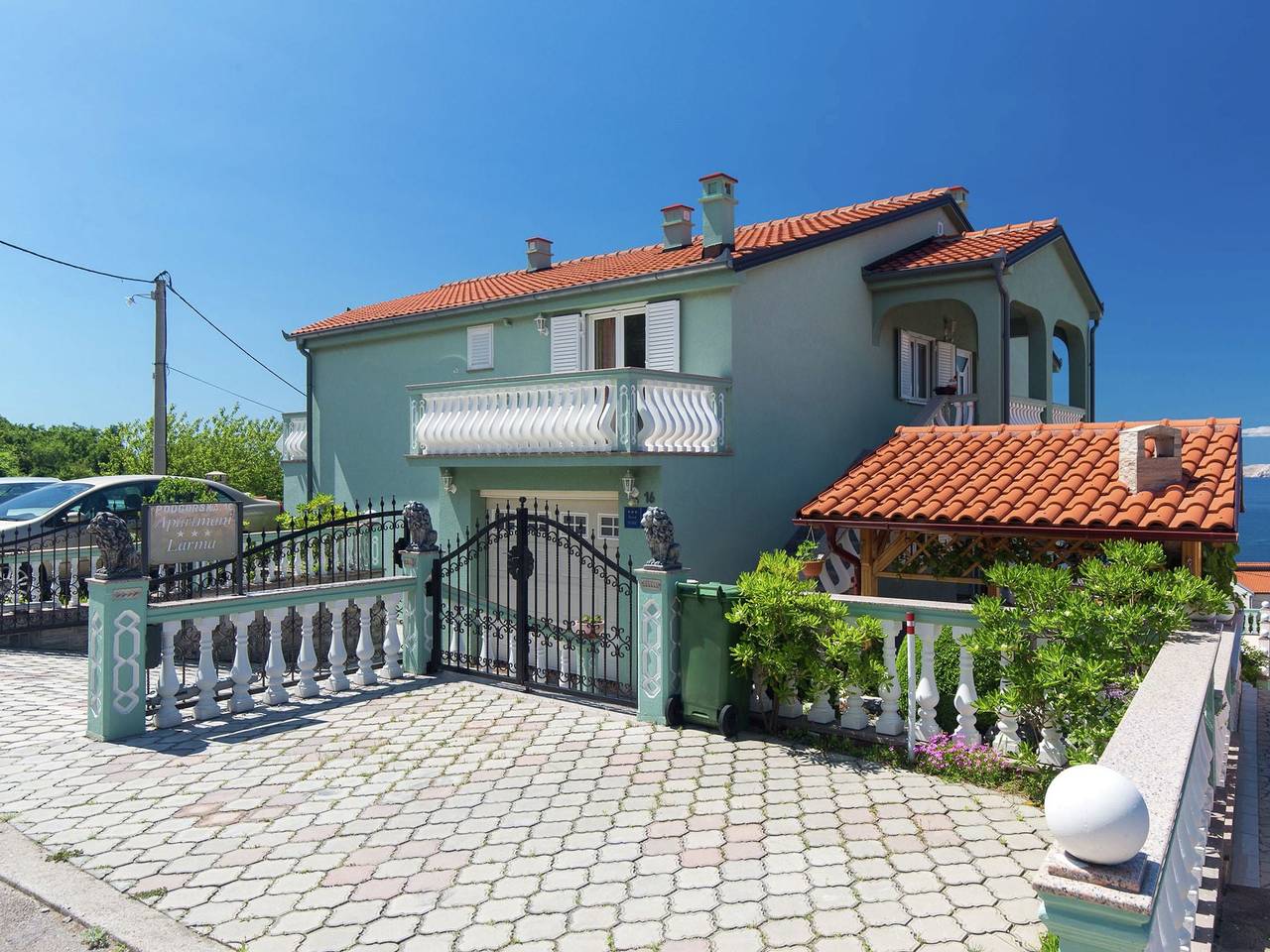 Ganze Wohnung, Adorable apartment with pool  for use and terrace with sea view ! in Senj, Kvarner Festland