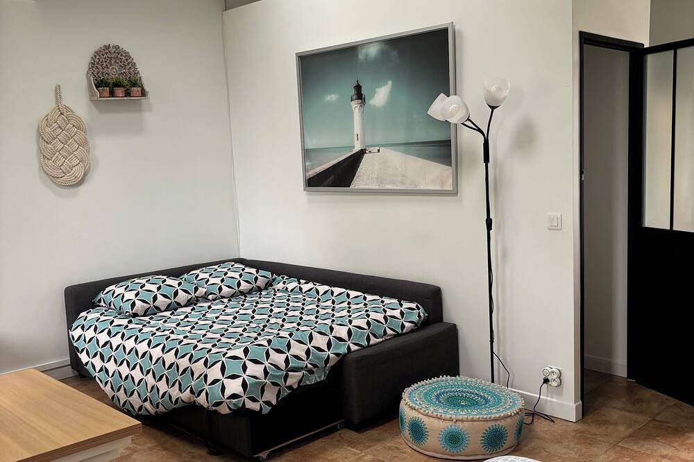 Entire apartment, Apartment Meudon - 10 minutes from Montparnasse station and the Seine musicale in Meudon, Hauts-de-Seine