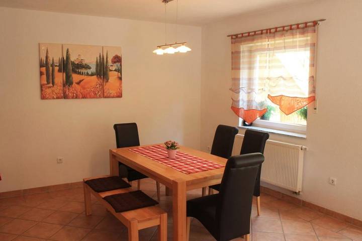 Ferienwohnung für 4 Personen, mit Terrasse und Garten sowie Ausblick in Gerolzhofen