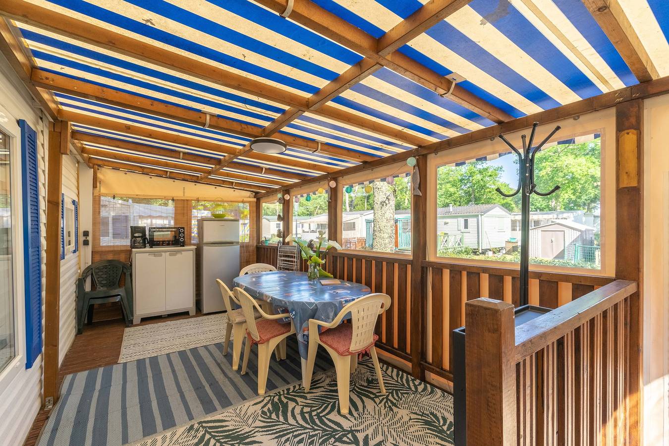 Mobilheim 'Mh 100 La Tremblade' mit Gemeinschaftspool, Terrasse und Privatem Garten in La Tremblade, Côte de Beauté