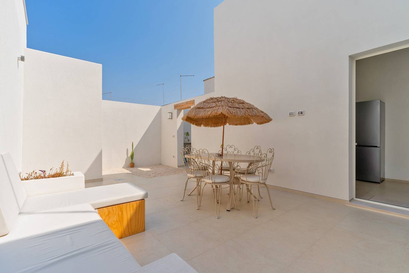 Villa "Dimora Delle Riserve Naturali" vicino alla spiaggia con giardino privato e Wi-Fi in Manduria, Golfo di Taranto