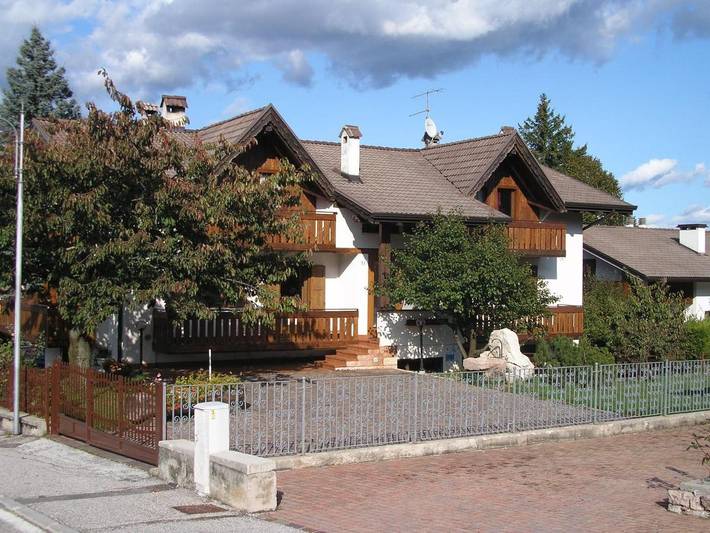 Gîte pour 6 personnes, avec balcon et jardin à Fai della Paganella
