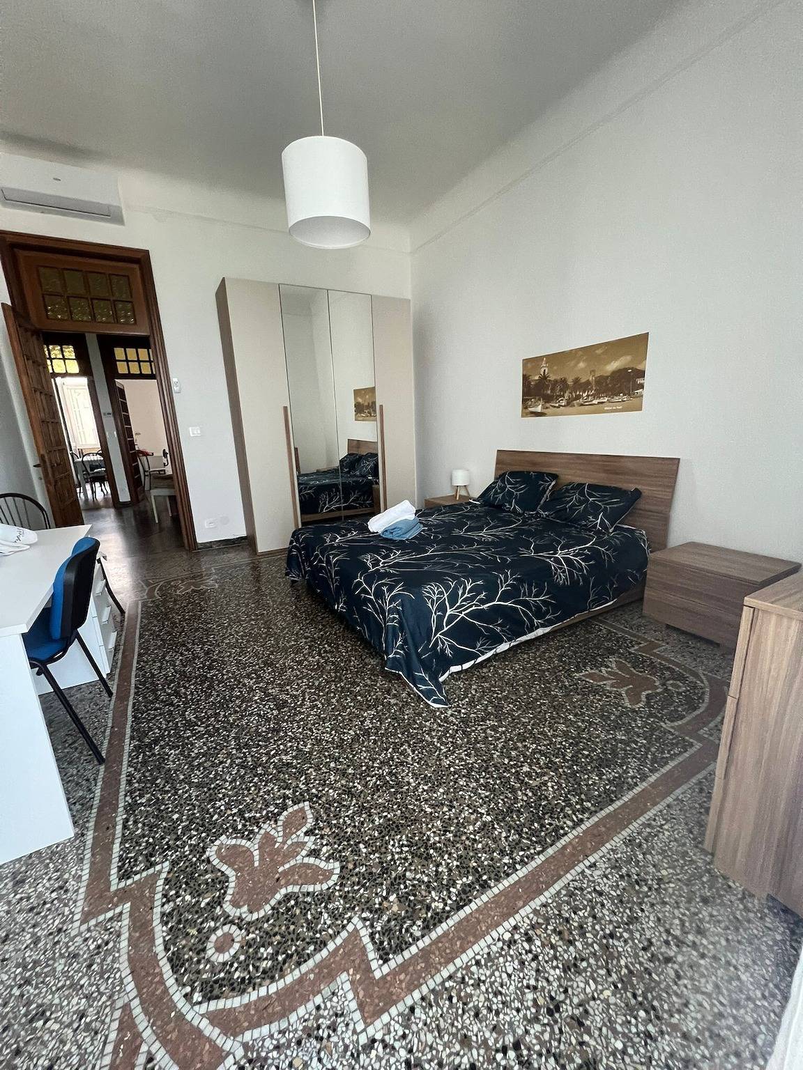 Apartamento entero, Apartamento 'Mary' con Balcón, Wi-Fi y Aire Acondicionado in Savona (City), Savona