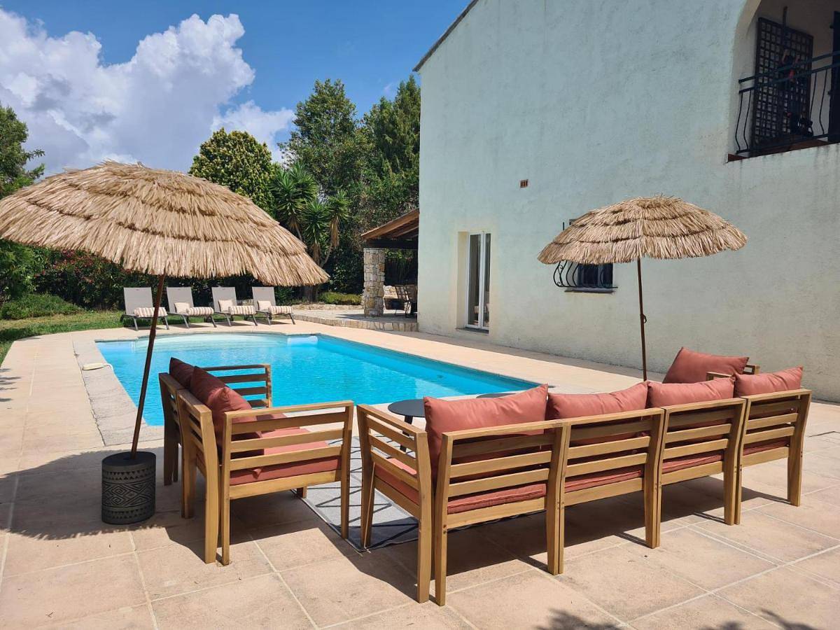 Villa Inti - piscine, jardin privé & barbecue in Antibes, Mittelmeerküste (Frankreich)