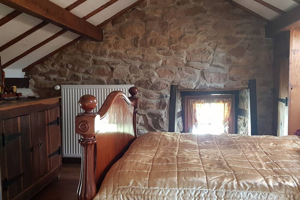 Maison De Campagne Avec Piscine Privée in Gorre, Parc naturel régional Périgord-Limousin