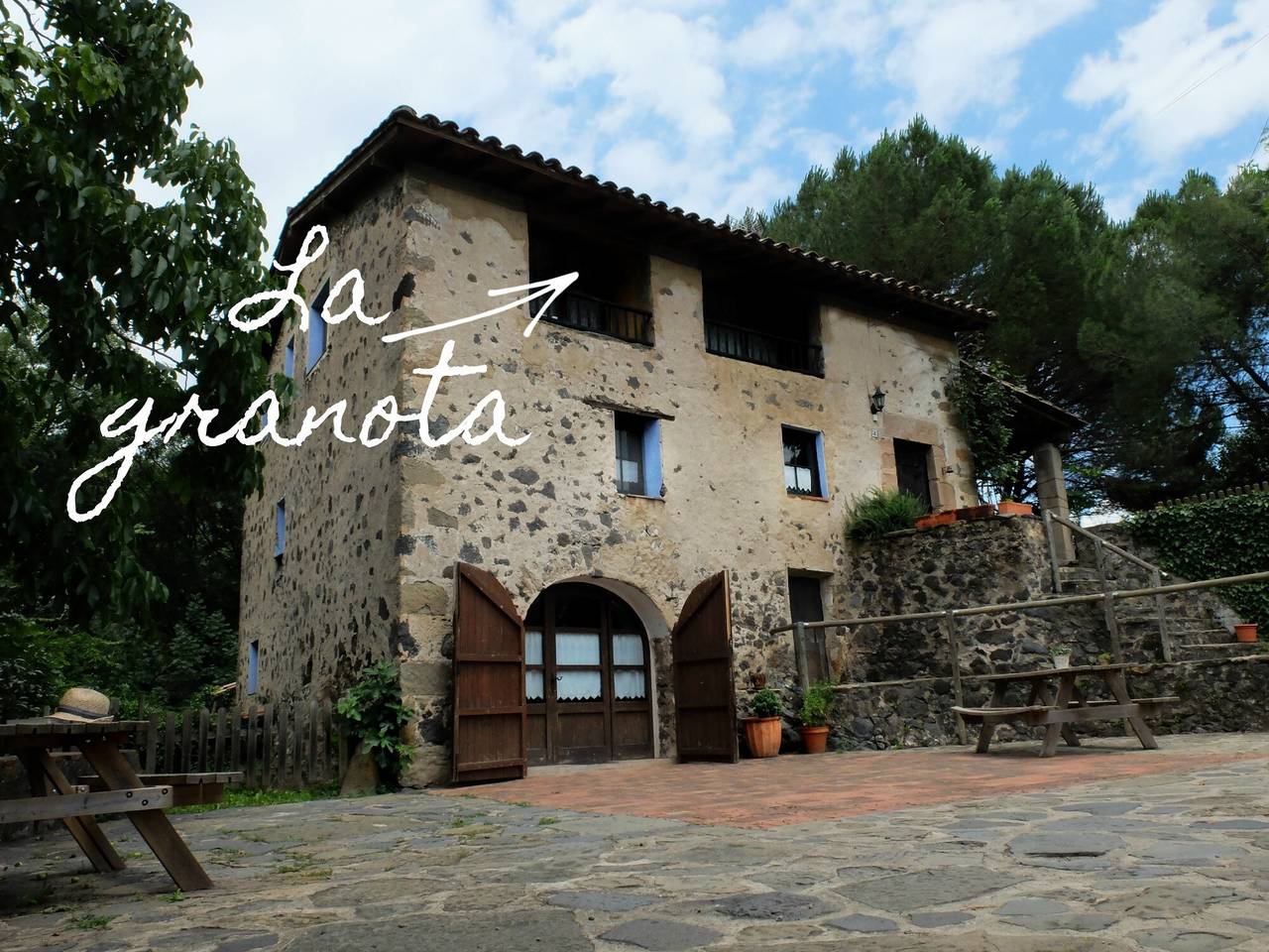 Apartamento entero, Apartamento Granota Mas Violella con vistas a la montaña, piscina y Wi-Fi in San Juan les Fonts, Garrotxa