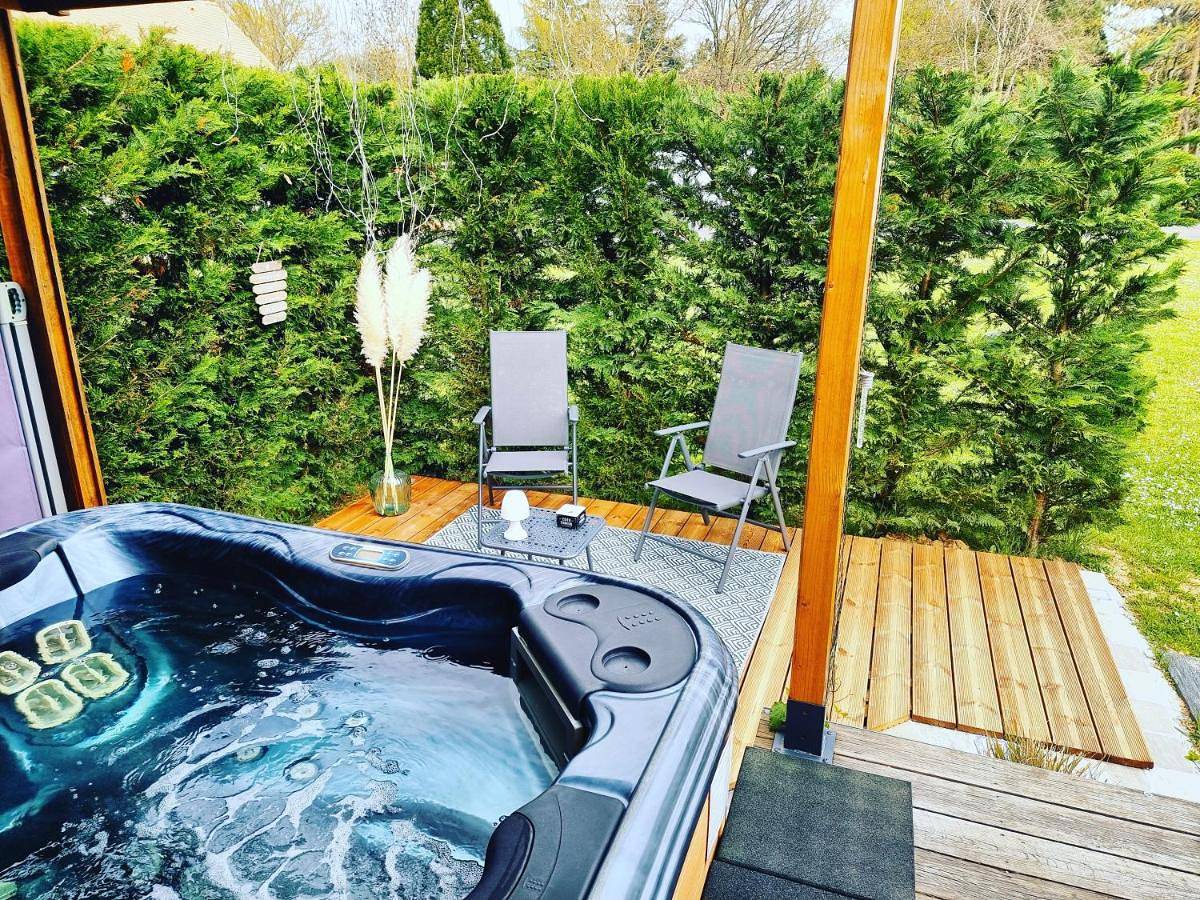 Le Cottage Barbizonnais avec jacuzzi privé à partir de 10 ans in Barbizon, Parc naturel régional du Gâtinais français