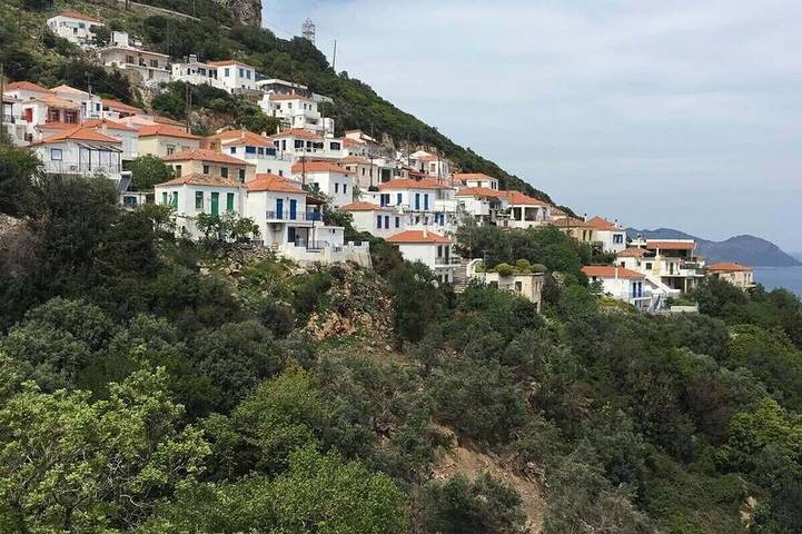 Gîte pour 4 personnes, avec balcon dans Velanidia
