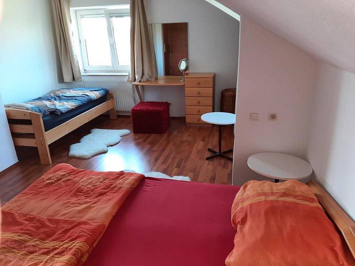 Ferienwohnung für 7 Personen, mit Balkon und Terrasse sowie Seeblick und Ausblick in Schörfling am Attersee - 3