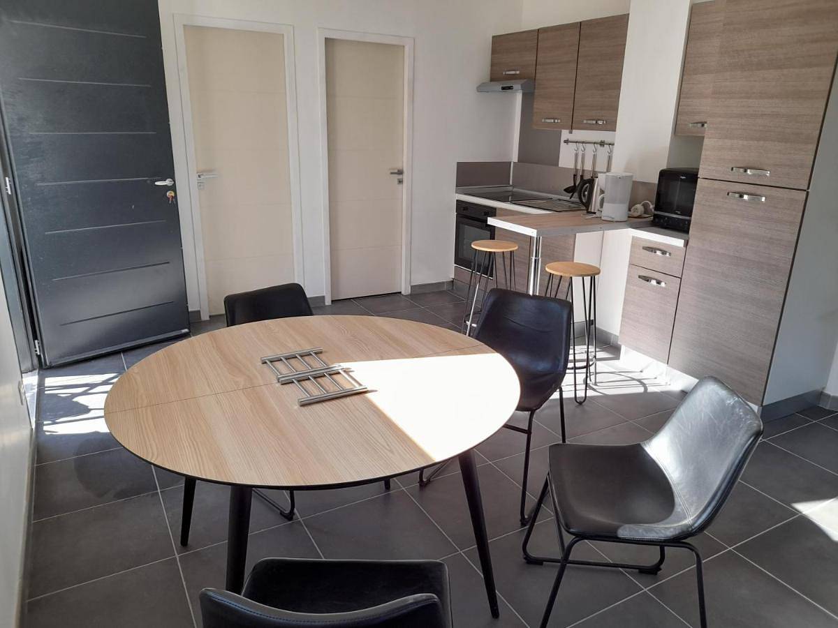 Appartement entier, Queen Studio in Langlade, Région de Nîmes