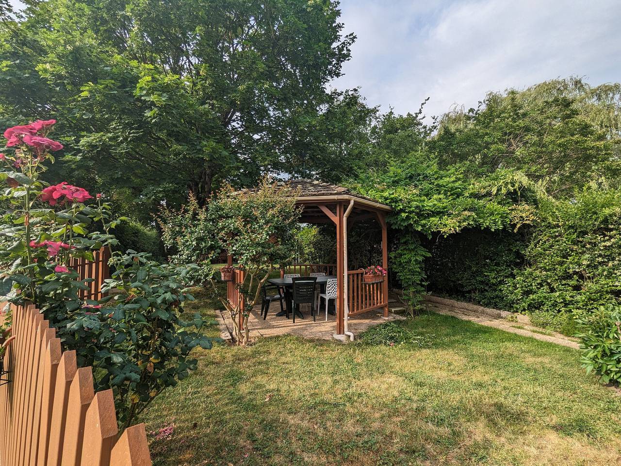 Charmante maison de campagne avec jardin privatif, proche étangs et nature, idéale rando et vélo. in Région de Le Blanc