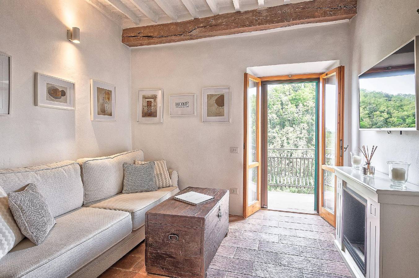 Ganze Ferienwohnung, Charmante toskanische Wohnung mit Balkon und Blick. in Sinalunga, Siena Provinz